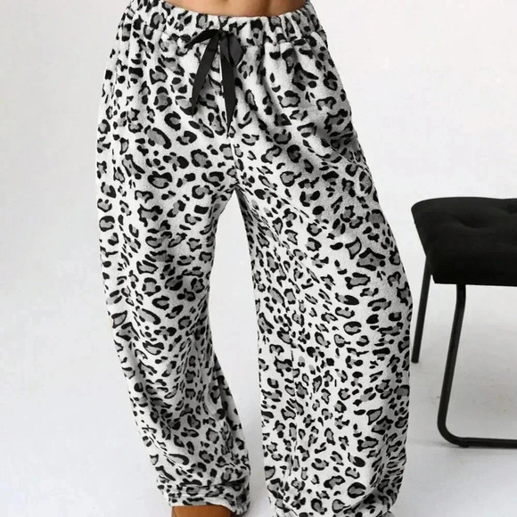 Grey Casual Women's Fleece Leopard Print Lace-Up Loose Pants - Picture 4 of 6